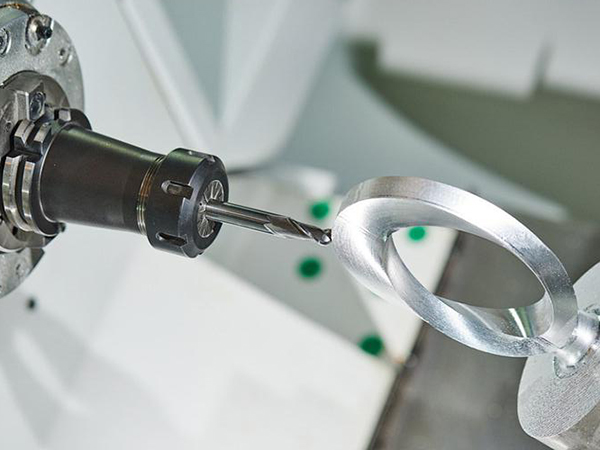 预测自动钻孔机的行业的发展方向